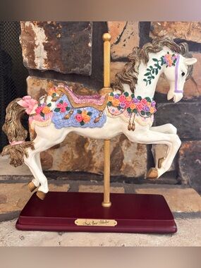 Beautiful vintage Monti Piero Alabastro porcelain carousel horse